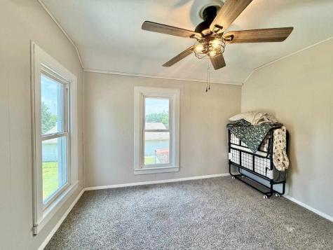203 E Walnut Street Williamsburg IA 52361