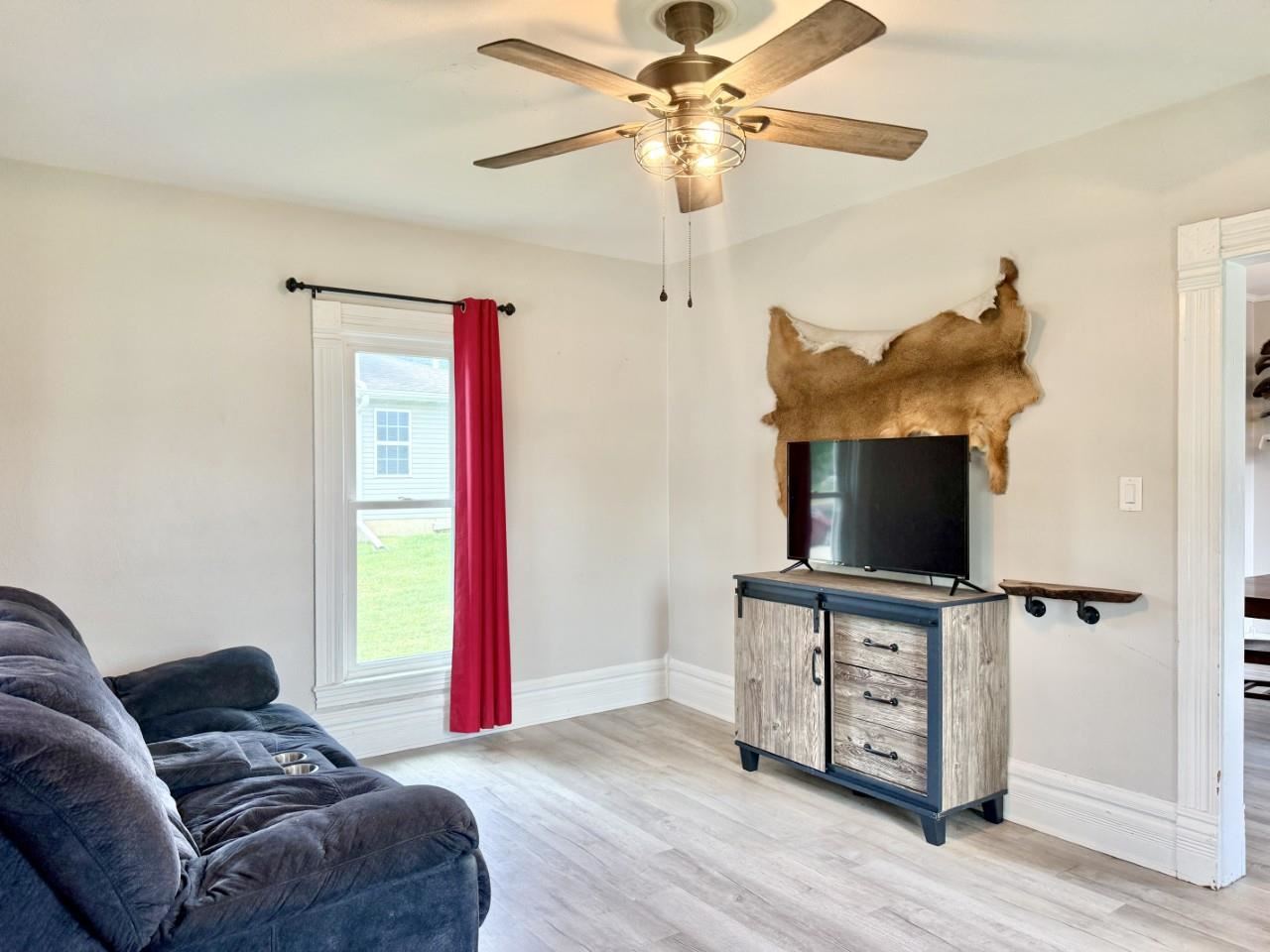 203 E Walnut Street Williamsburg IA 52361