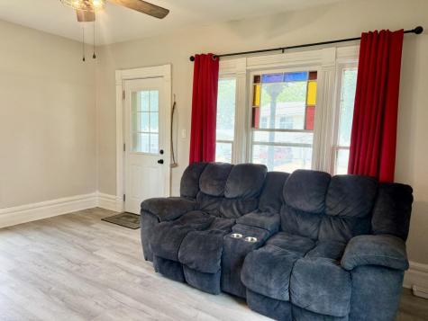 203 E Walnut Street Williamsburg IA 52361