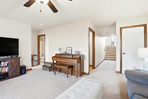 1336 Twin Leaf Avenue Tiffin IA 52340