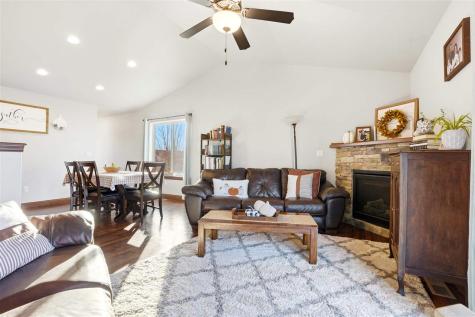 1336 Twin Leaf Avenue Tiffin IA 52340
