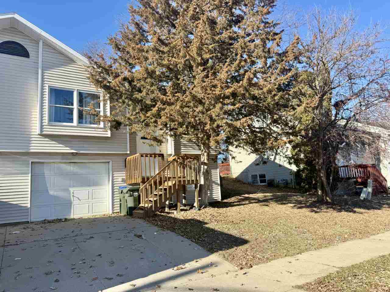 1829 Gryn Drive Iowa City IA 52246