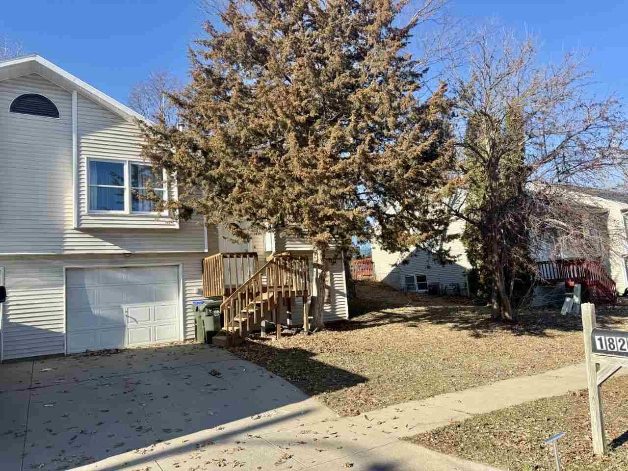 1829 Gryn Drive Iowa City IA 52246