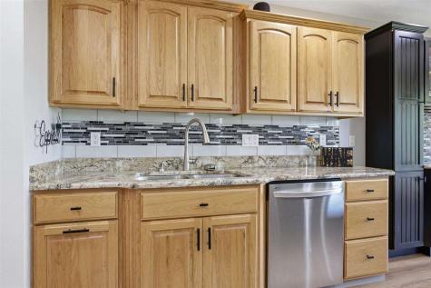 407 Wildflower Drive Fairfax IA 52228