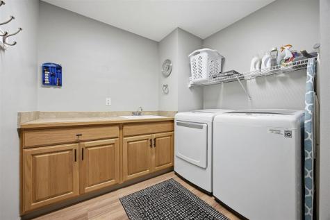 407 Wildflower Drive Fairfax IA 52228