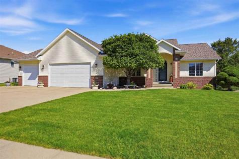 407 Wildflower Drive Fairfax IA 52228