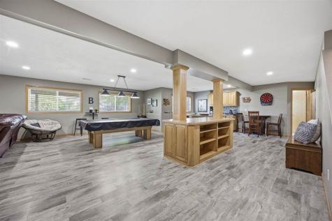 407 Wildflower Drive Fairfax IA 52228