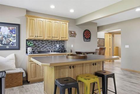 407 Wildflower Drive Fairfax IA 52228
