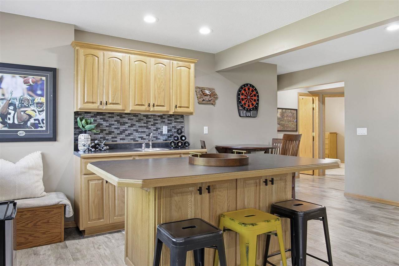 407 Wildflower Drive Fairfax IA 52228