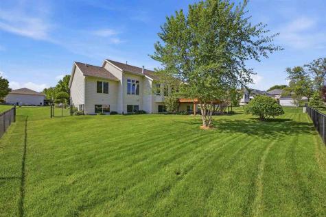 407 Wildflower Drive Fairfax IA 52228