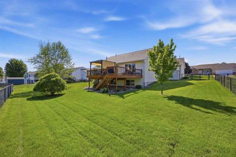 407 Wildflower Drive Fairfax IA 52228