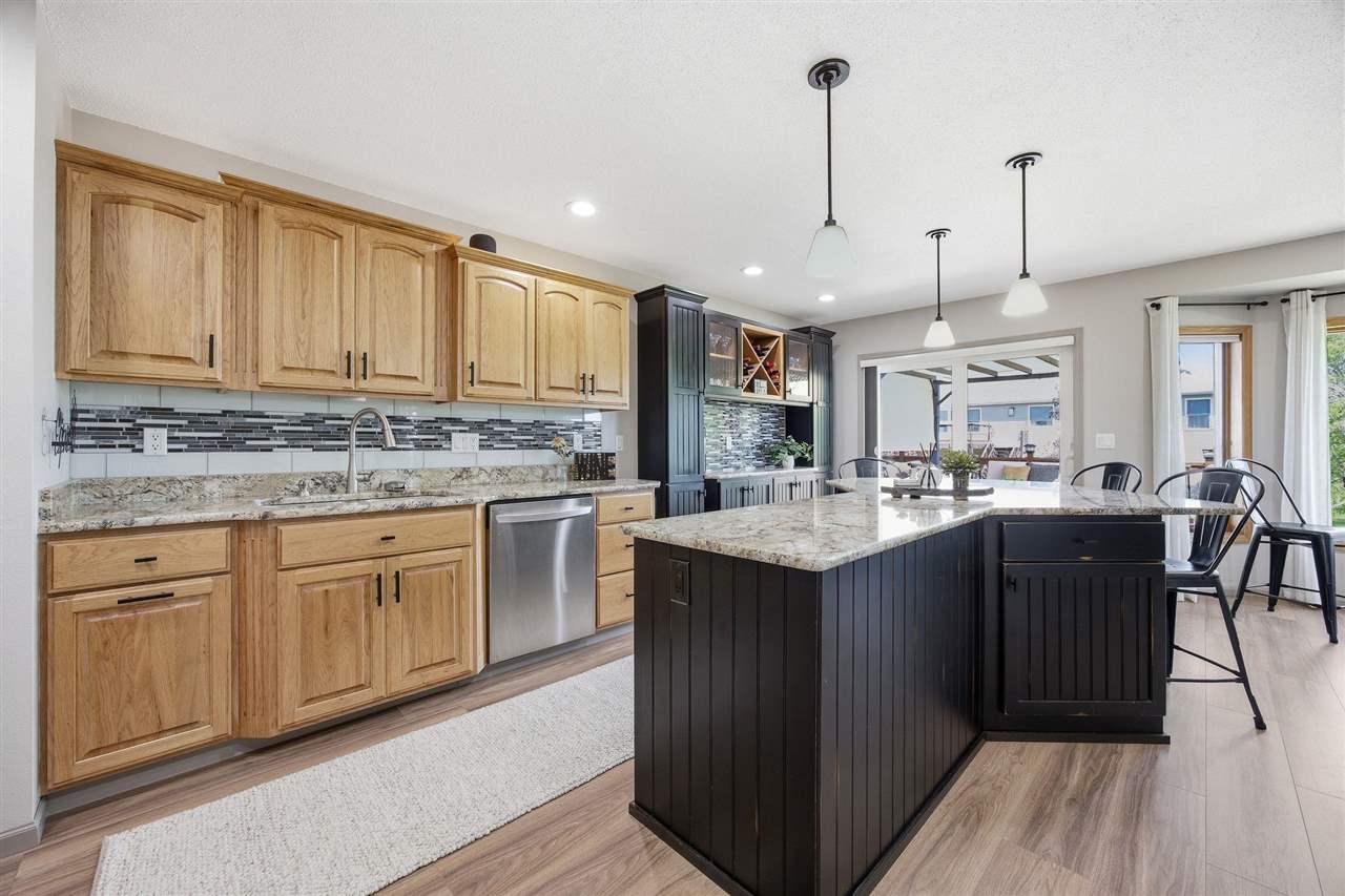 407 Wildflower Drive Fairfax IA 52228