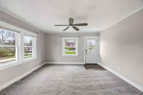 1217 Memorial Drive SE Cedar Rapids IA 52403