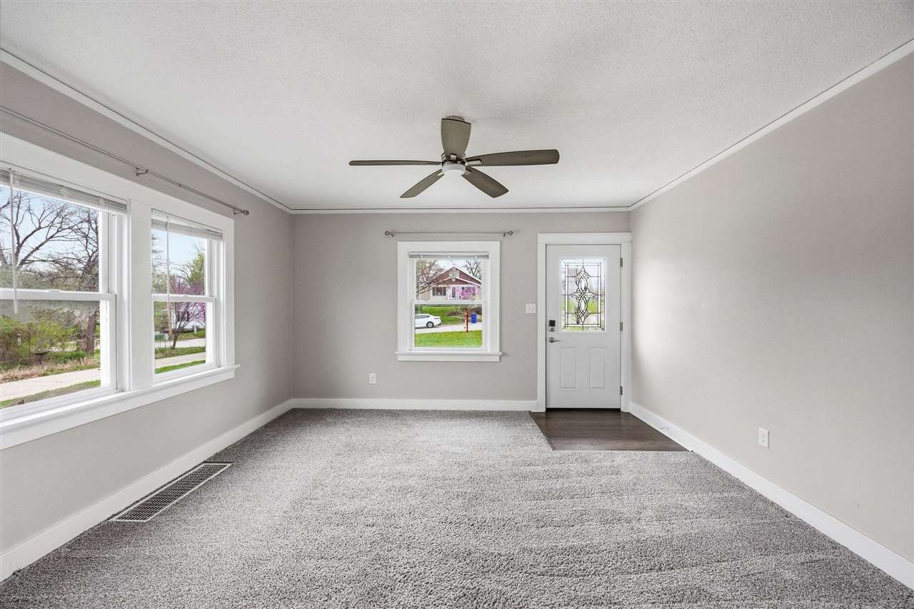 1217 Memorial Drive SE Cedar Rapids IA 52403