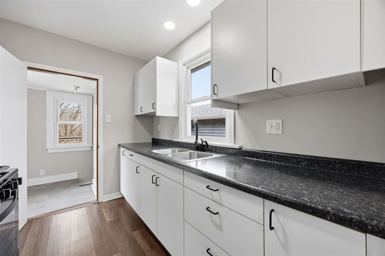 1217 Memorial Drive SE Cedar Rapids IA 52403