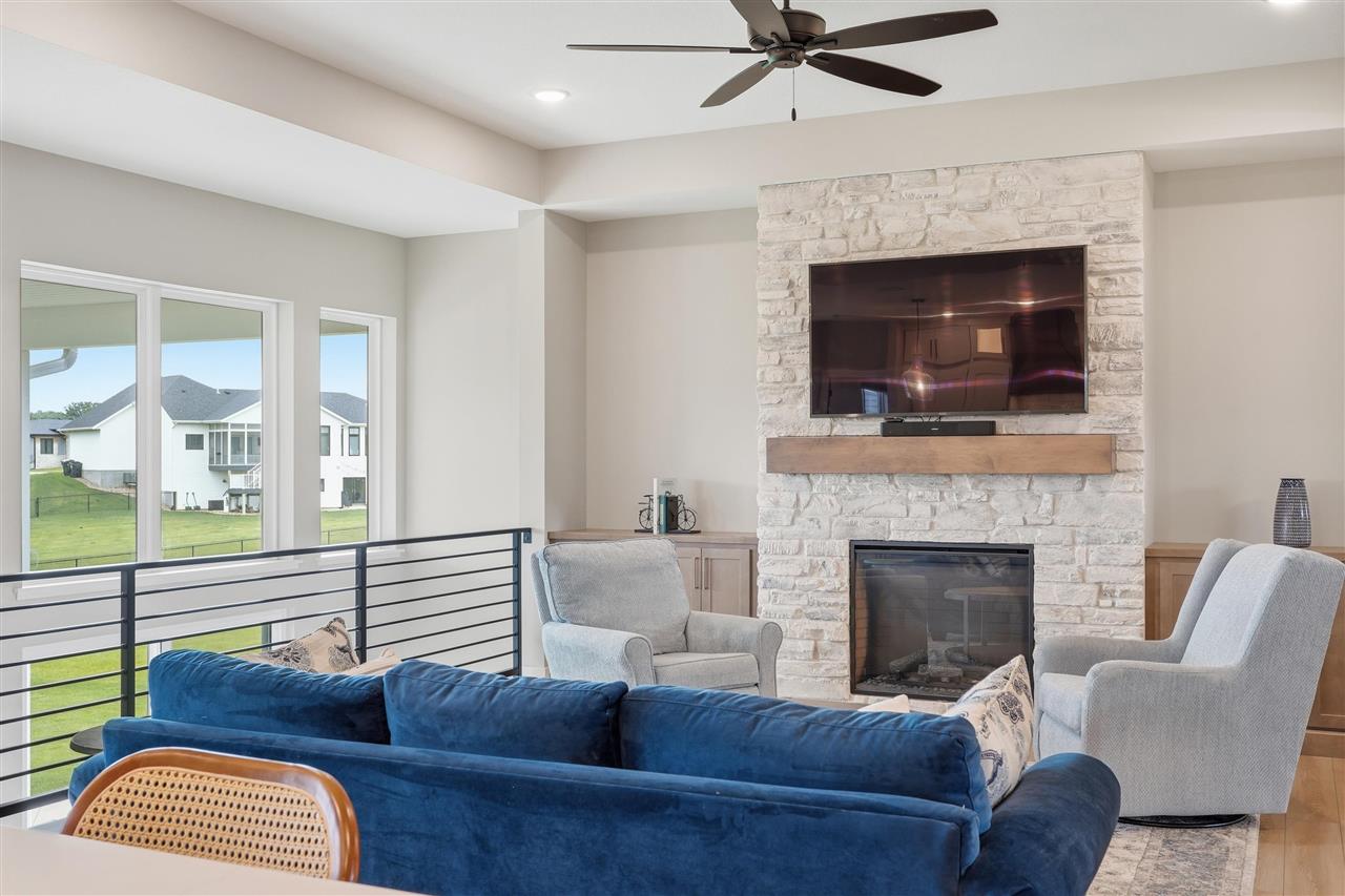 3008 Prairielight Court Hiawatha IA 52233