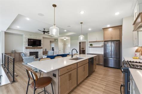 3008 Prairielight Court Hiawatha IA 52233