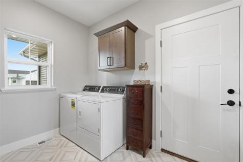 3008 Prairielight Court Hiawatha IA 52233