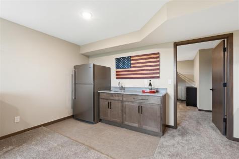 3008 Prairielight Court Hiawatha IA 52233