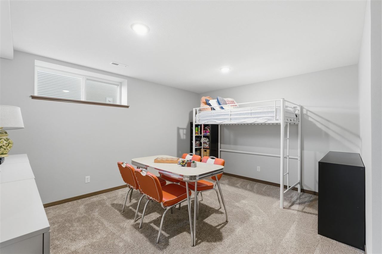 3008 Prairielight Court Hiawatha IA 52233