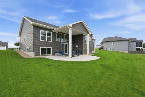 3008 Prairielight Court Hiawatha IA 52233