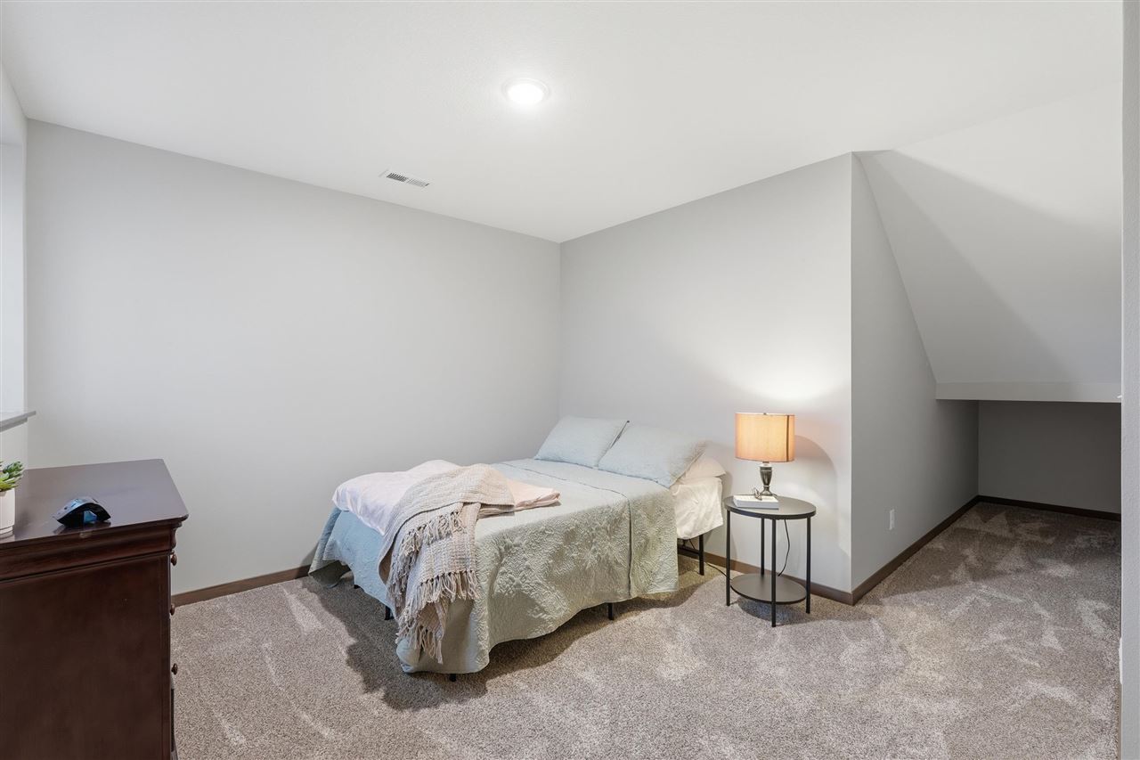 3008 Prairielight Court Hiawatha IA 52233