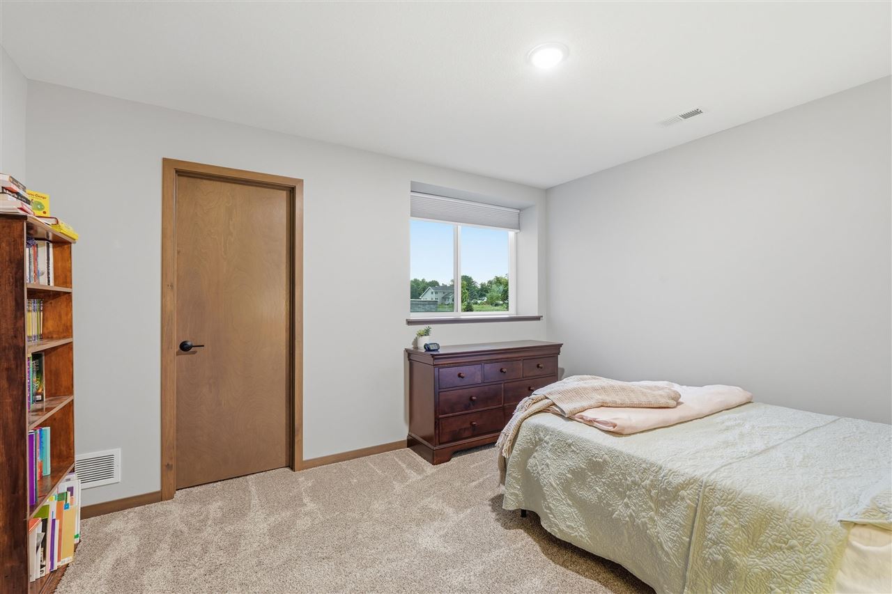 3008 Prairielight Court Hiawatha IA 52233
