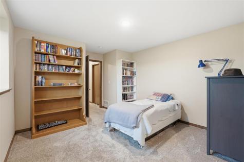3008 Prairielight Court Hiawatha IA 52233