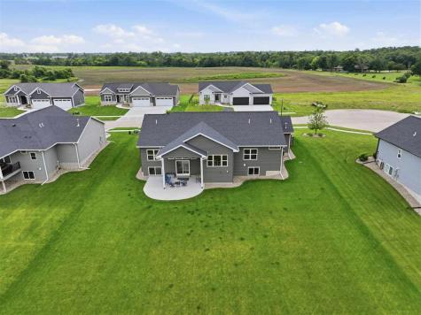 3008 Prairielight Court Hiawatha IA 52233