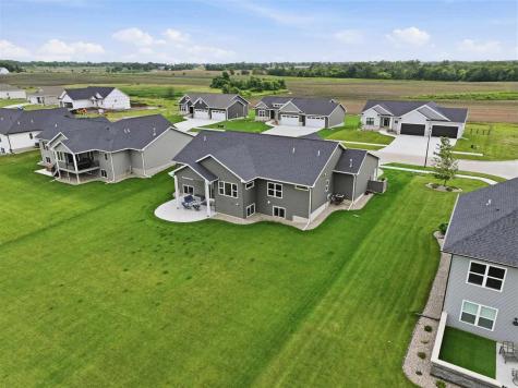 3008 Prairielight Court Hiawatha IA 52233