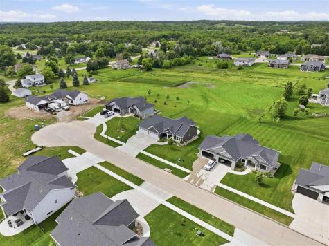 3008 Prairielight Court Hiawatha IA 52233