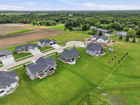 3008 Prairielight Court Hiawatha IA 52233