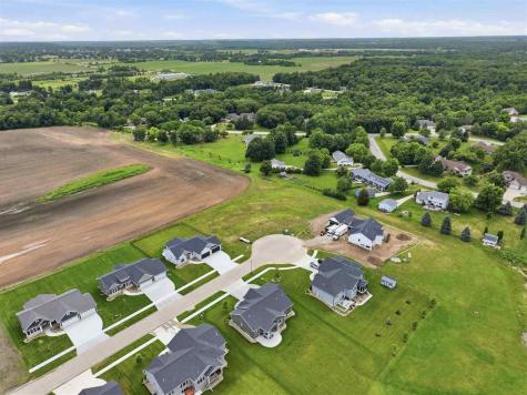 3008 Prairielight Court Hiawatha IA 52233