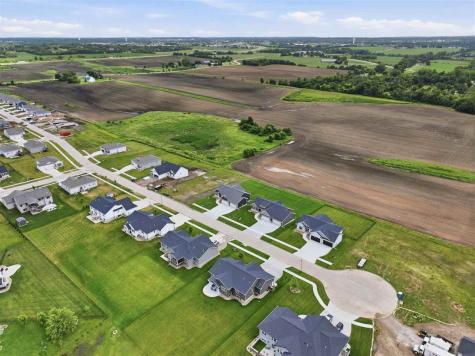 3008 Prairielight Court Hiawatha IA 52233
