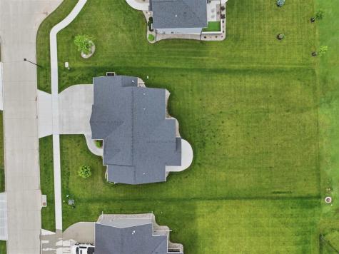 3008 Prairielight Court Hiawatha IA 52233