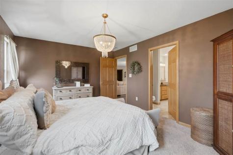 1449 Ridgeview Court Washington IA 52353
