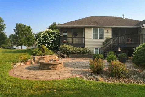 1449 Ridgeview Court Washington IA 52353
