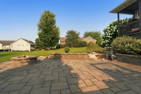 1449 Ridgeview Court Washington IA 52353