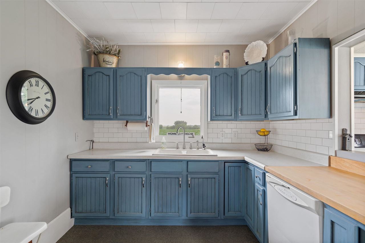 9996 W Avenue Columbus Junction IA 52738-0000