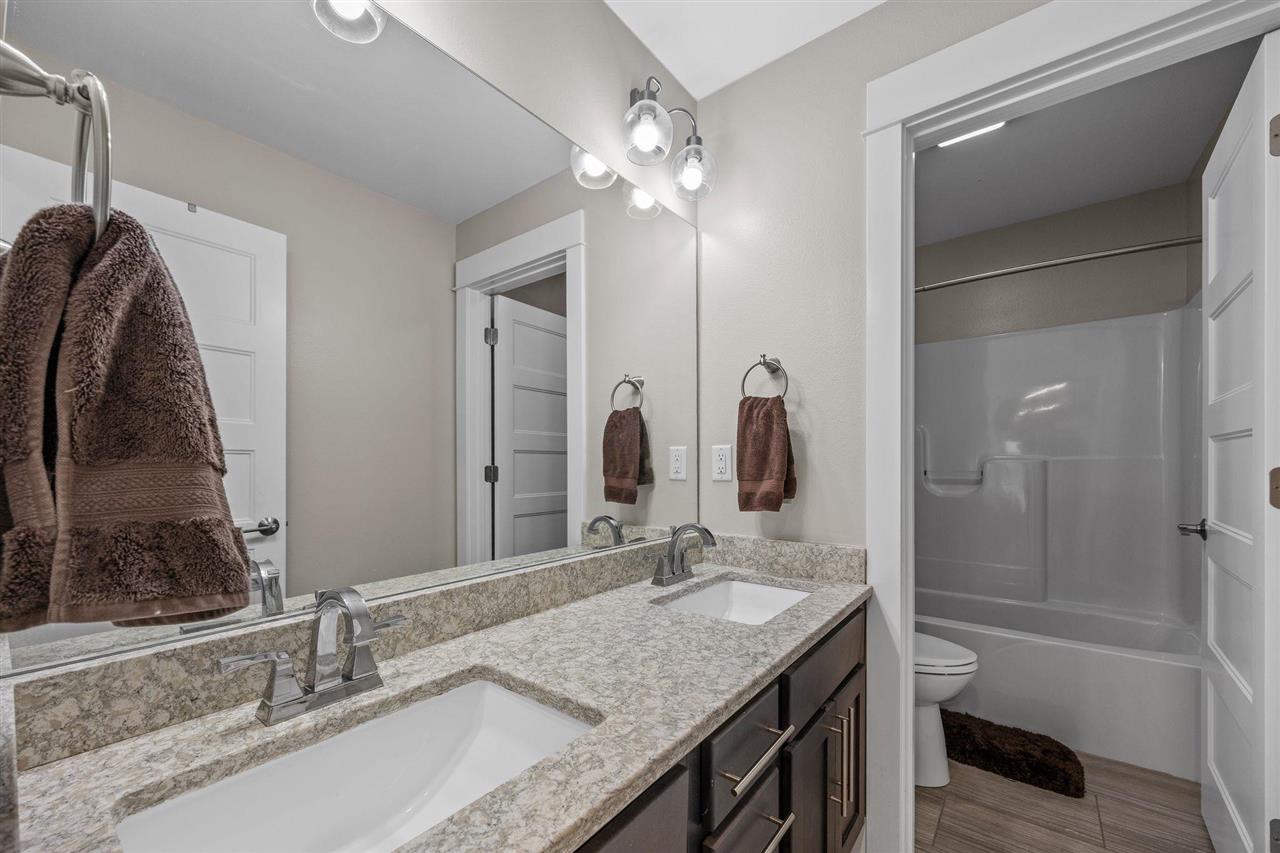 1050 Grouse Court North Liberty IA 52317