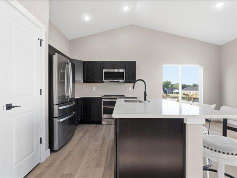 1510 Redwood Drive Muscatine IA 52761