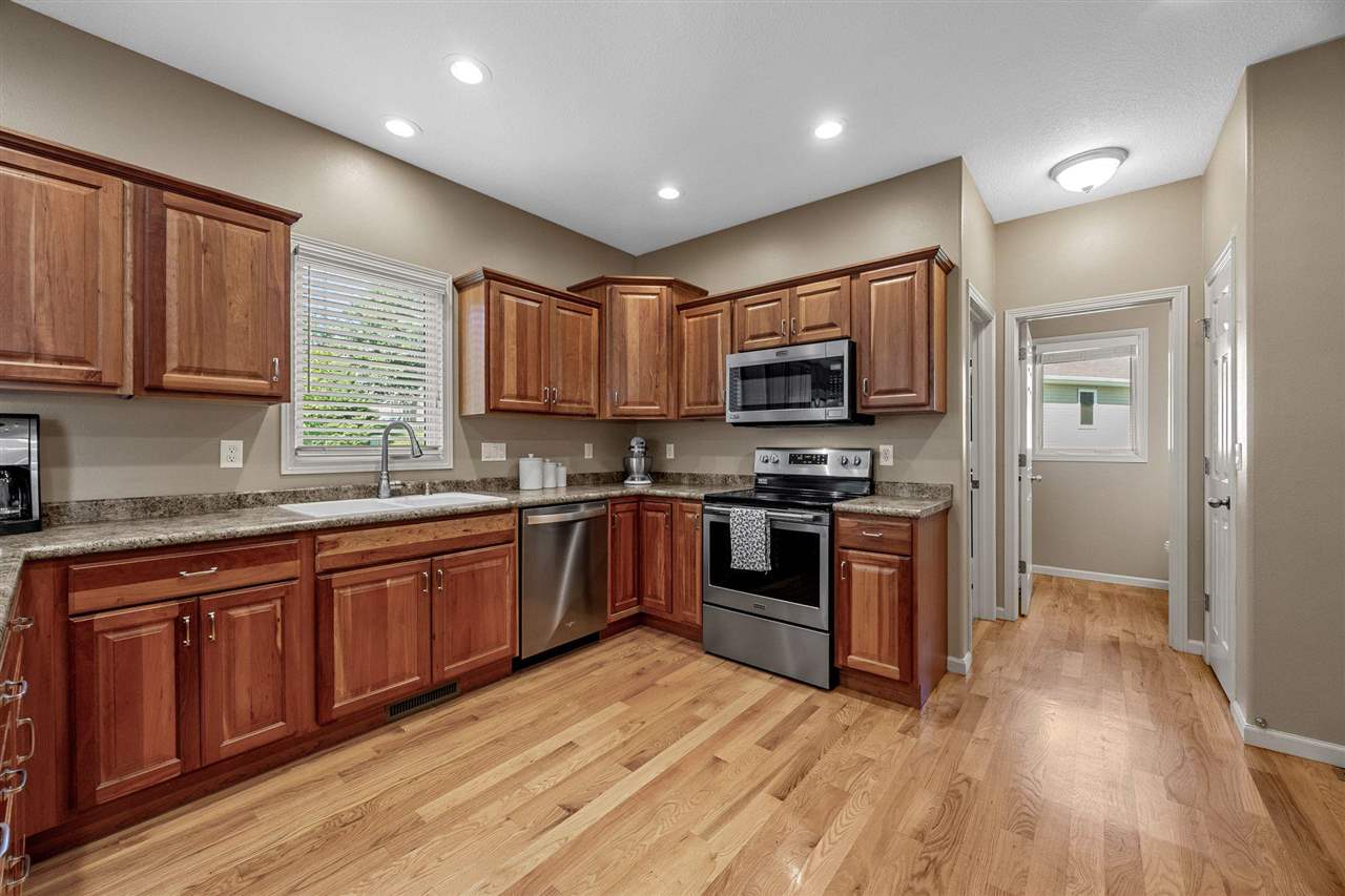 3915 Oak Ridge Drive SE Cedar Rapids IA 52403