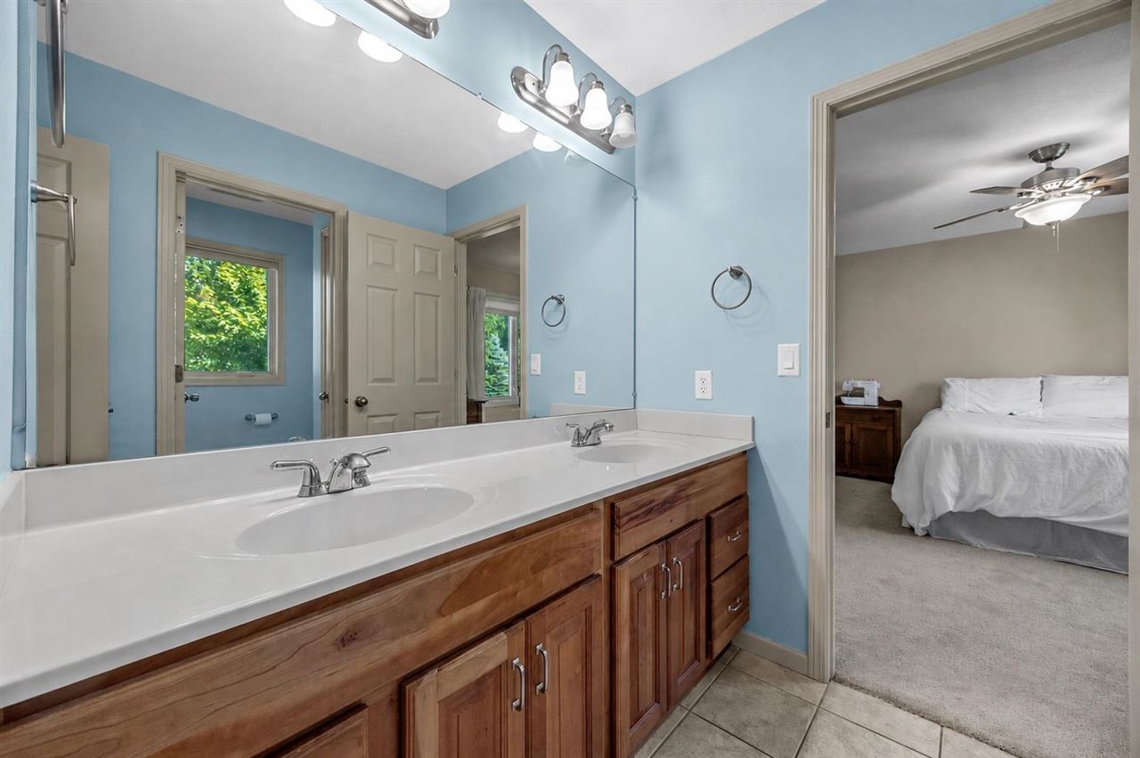 3915 Oak Ridge Drive SE Cedar Rapids IA 52403