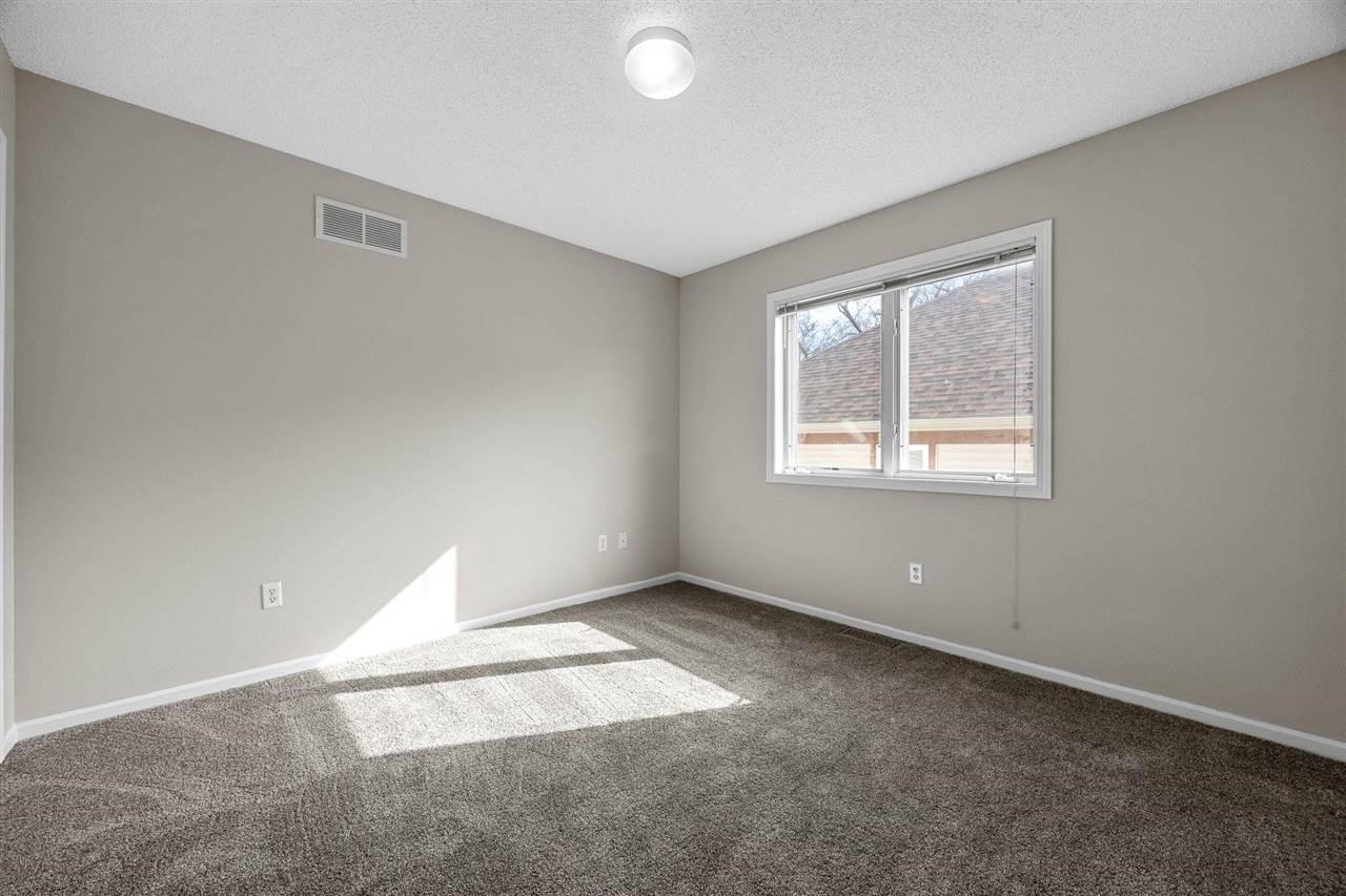95 E Dovetail Drive Coralville IA 52241