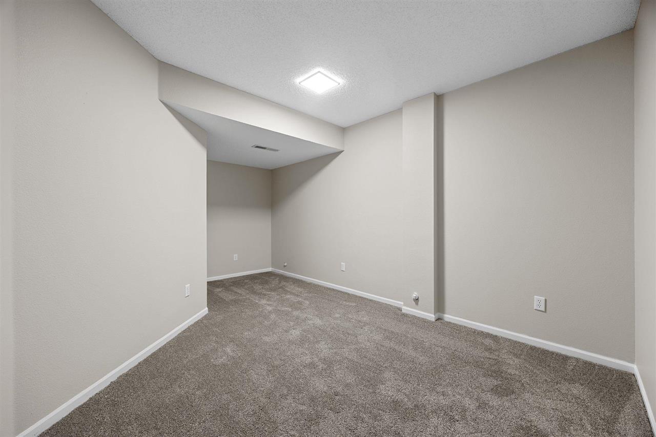 95 E Dovetail Drive Coralville IA 52241