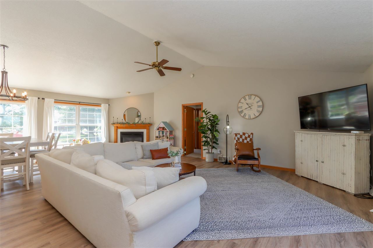 2186 Waters Way Washington IA 52353-3125