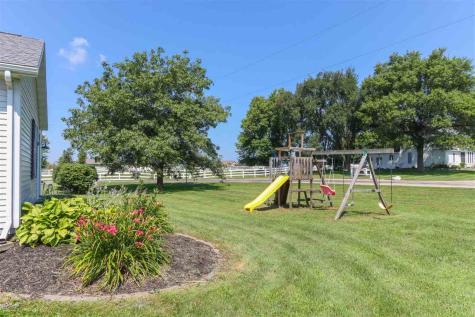 2186 Waters Way Washington IA 52353-3125