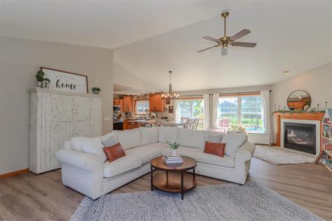 2186 Waters Way Washington IA 52353-3125