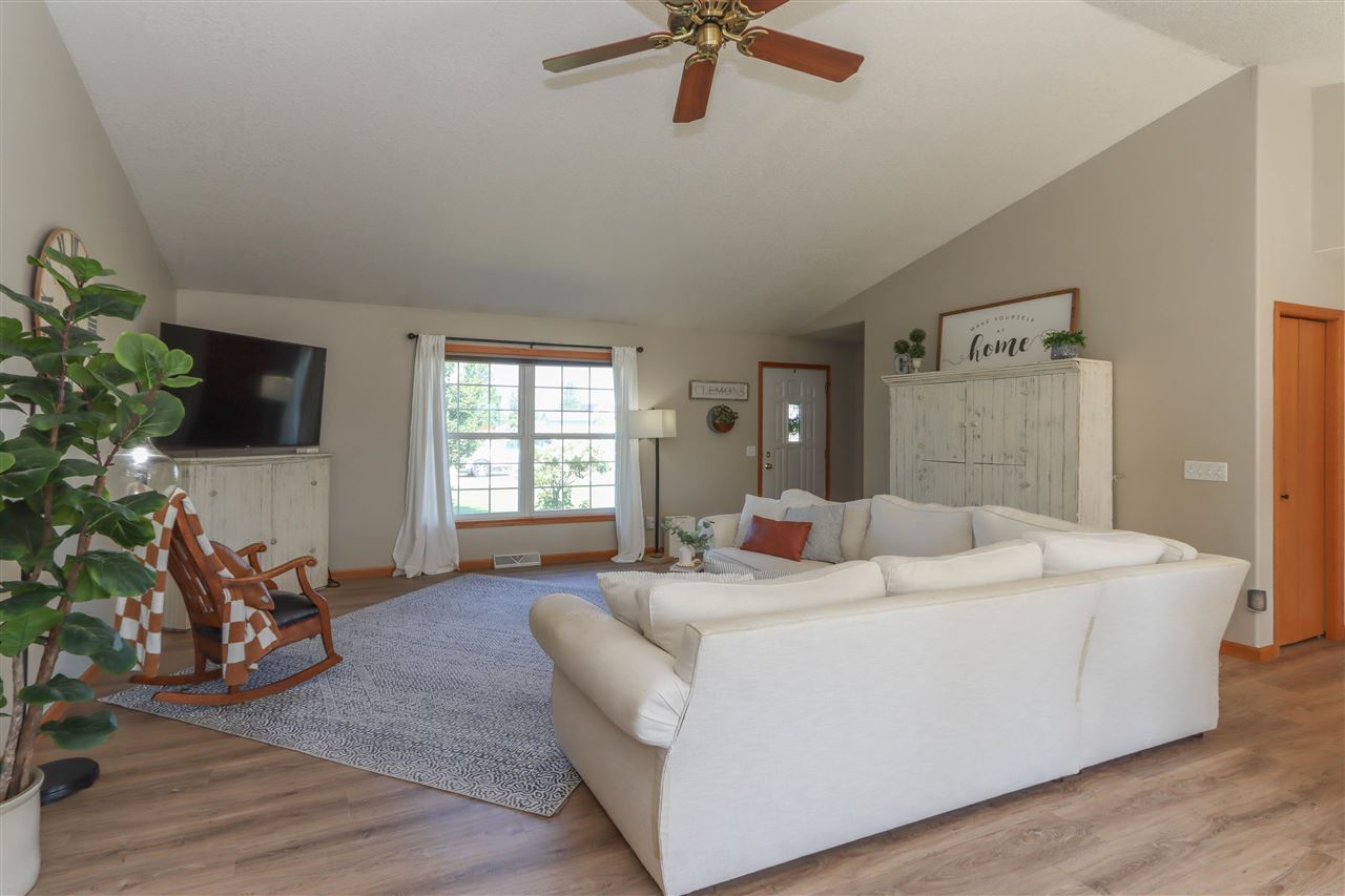 2186 Waters Way Washington IA 52353-3125
