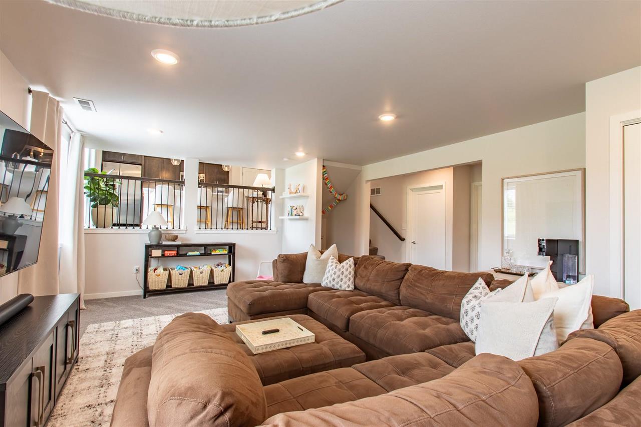201 Dogwood Lane Tiffin IA 52340